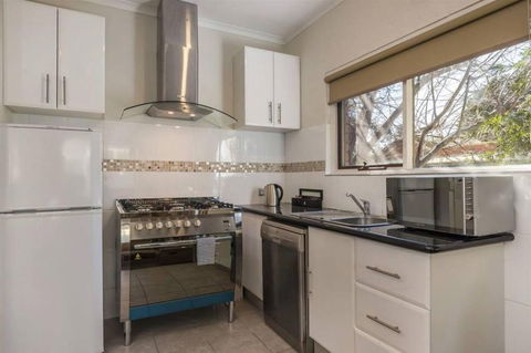 COMFORT INN COACH AND BUSHMANS - Accommodation Sunshine Coast 5