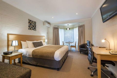 COMFORT INN COACH AND BUSHMANS - Accommodation Sunshine Coast 1