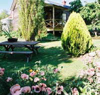 Holyrood House - Accommodation Sunshine Coast