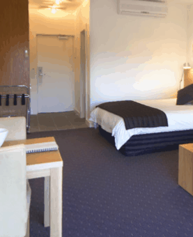 Hotel Sorrento - Accommodation Sunshine Coast 1