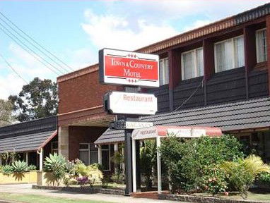 Town & Country Motel - Accommodation Sunshine Coast 0
