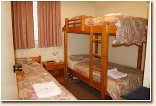Snow View Holiday Units - Accommodation Sunshine Coast 2
