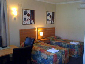 3 Sisters Motel - Accommodation Sunshine Coast 0