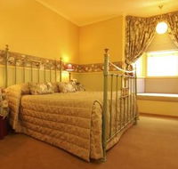 The Russell Hotel - Accommodation Sunshine Coast