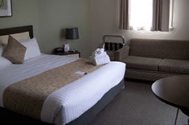 Aarons Hotel - Accommodation Sunshine Coast 2
