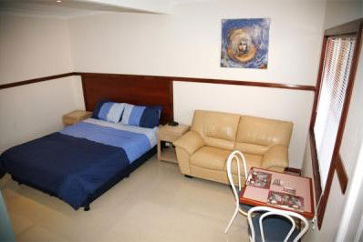 Across Country Motor Inn - Accommodation Sunshine Coast 1