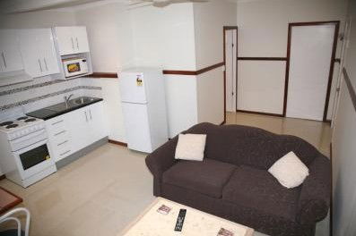 Across Country Motor Inn - Accommodation Sunshine Coast 3