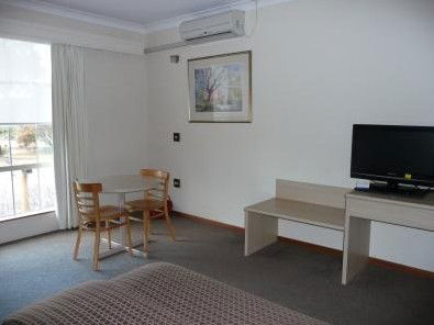 Hamiltons Townhouse Motel - Accommodation Sunshine Coast 3