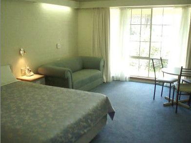 Hamiltons Townhouse Motel - Accommodation Sunshine Coast 4