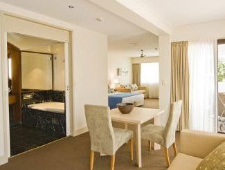 Waves Byron Bay - Accommodation Sunshine Coast 4