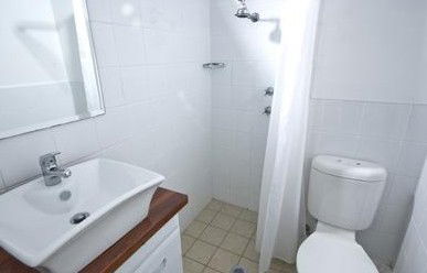 City Crown Lodge - Accommodation Sunshine Coast 4