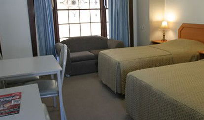 Colonial Lodge Motor Inn - Accommodation Sunshine Coast 1