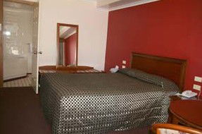 Queensgate Motel - Accommodation Sunshine Coast 3