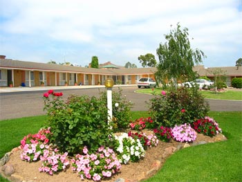 Bega Village Motor Inn - Accommodation Sunshine Coast 0