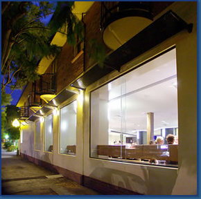 The Manly Hotel - Accommodation Sunshine Coast 2