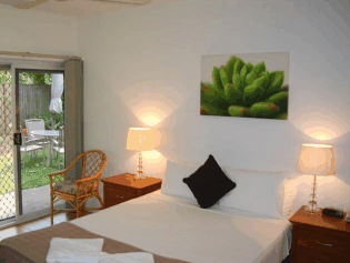 Cairns Reef Apartments And Motel - Accommodation Sunshine Coast 2