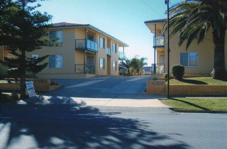 AA Madalena Court Holiday Apartments - Accommodation Sunshine Coast 0