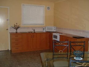 Hopkins House Motel & Apartments - Accommodation Sunshine Coast 5