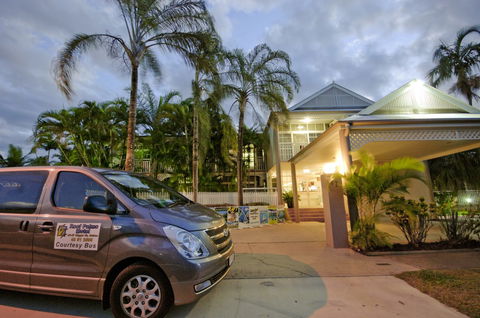 Reef Palms - Accommodation Sunshine Coast 0