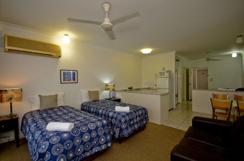 Reef Palms - Accommodation Sunshine Coast 2