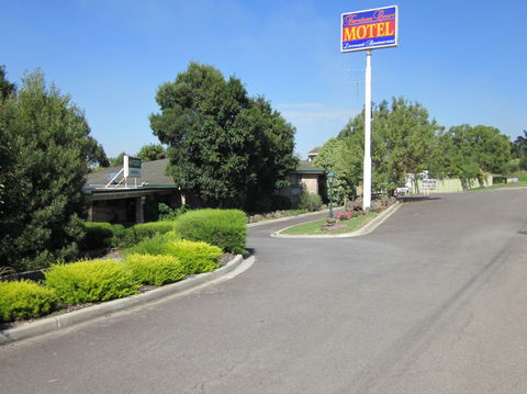 Farnham Court Motel - Accommodation Sunshine Coast 0