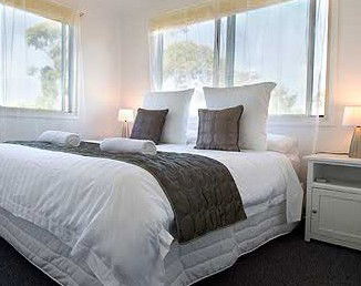 Mornington Motel - Accommodation Sunshine Coast 0