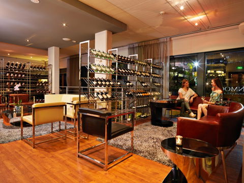 Sunmoon Boutique Resort - Accommodation Sunshine Coast 2