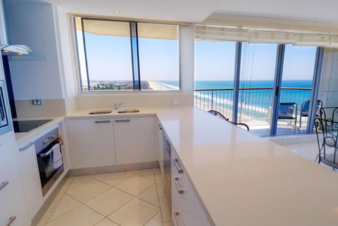 Golden Sands Holiday Apartments - Accommodation Sunshine Coast 1