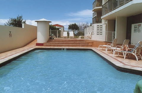 Golden Sands Holiday Apartments - Accommodation Sunshine Coast 4