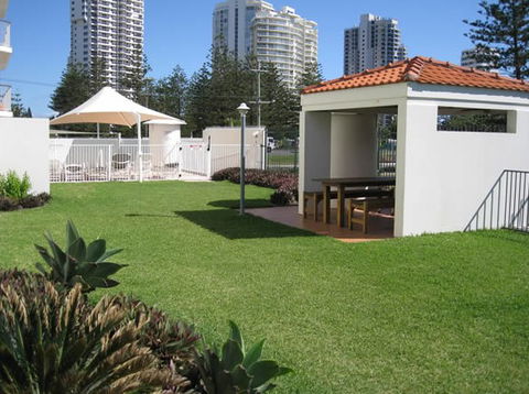 Golden Sands Holiday Apartments - Accommodation Sunshine Coast 5