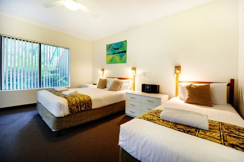 Absolute Beachfront Smugglers On The Beach - Accommodation Sunshine Coast 3
