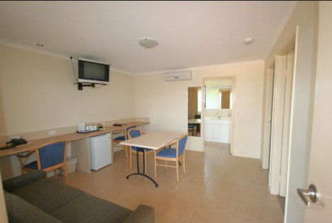 Chinchilla Palms Motor Inn - Accommodation Sunshine Coast 3