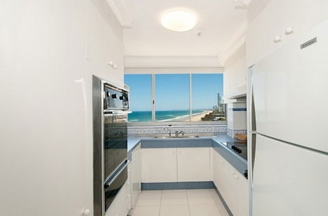 Beachside Tower - Accommodation Sunshine Coast 3