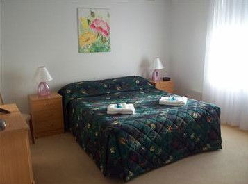 AA Madalena Court Holiday Apartments - Accommodation Sunshine Coast 3