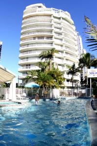 Surfers Mayfair - Accommodation Sunshine Coast 3