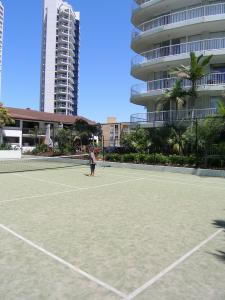 Surfers Mayfair - Accommodation Sunshine Coast 7