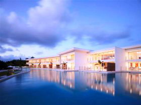 Pool Port Douglas - Accommodation Sunshine Coast 0