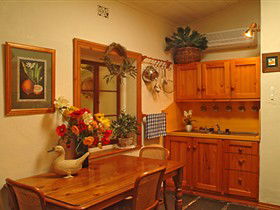 Citrus Cottage - Accommodation Sunshine Coast 0