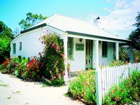 Sarah's Cottage - Accommodation Sunshine Coast 0