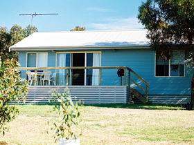 Bay-Ann Cottage - Accommodation Sunshine Coast 0
