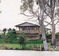 Mundic Grove Cottage - Accommodation Sunshine Coast