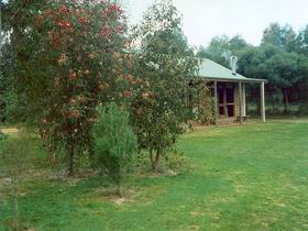 Murray's Country Cottages - Accommodation Sunshine Coast 0