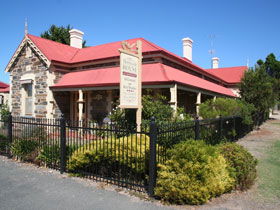 Trafalgar On The Strand - Accommodation Sunshine Coast 0
