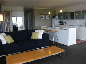 Coorong Waterfront Retreat - Accommodation Sunshine Coast 0