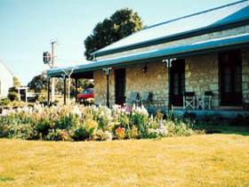 Robe House - Accommodation Sunshine Coast 0