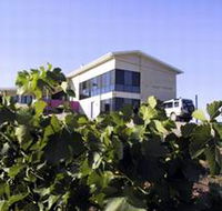 Mt Surmon Wines The Retreat - Accommodation Sunshine Coast