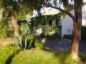 Lot 7 Cottage - Accommodation Sunshine Coast 0