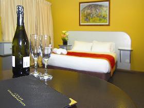 Victoria Hotel - Strathalbyn - Accommodation Sunshine Coast 0