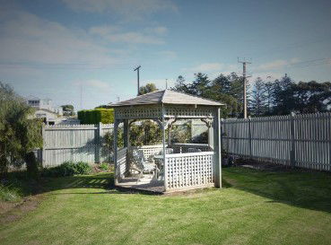 Robe House - Accommodation Sunshine Coast 1
