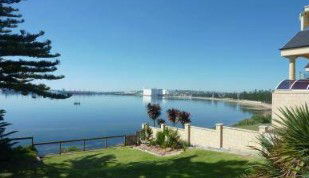 Bay 10 Accommodation - Accommodation Sunshine Coast 1